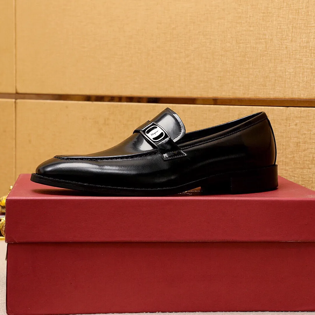 Men's shoes 💰400 💐 Product trademark: Ferragamo "Ferragamo" casual leather shoes Regular size: 39-44 (38.45.46🉑️Customized) Product materials: Selected imported open-edge beaded calfskin upper + classic hardware buckle, imported pig leather lining. Strong three-dimensional visual effect, non-slip and wear-resistant combination outsole Color: 1⃣️color optional